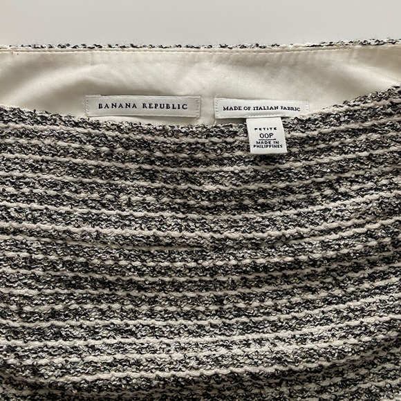 BANANA REPUBLIC PENCIL SKIRT - Picture 2 of 5